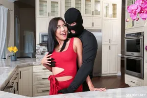 Bắn tinh trùng lẫn lồn với nước lồn của em