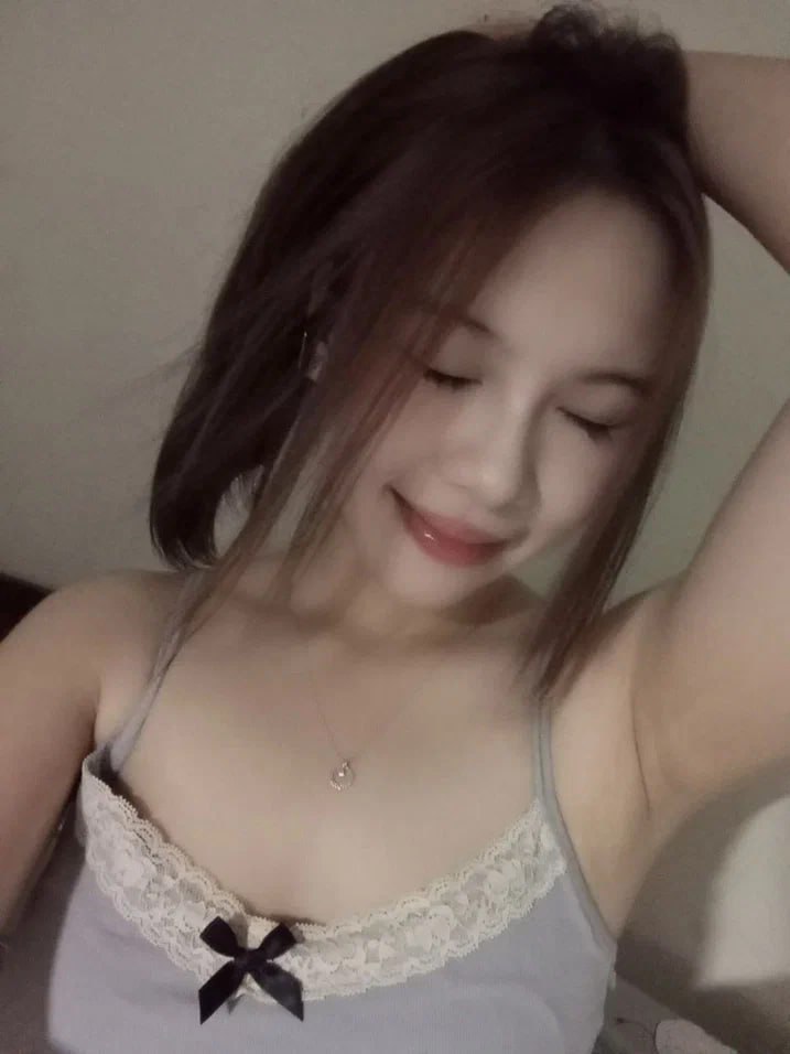 Gõ cửa phàn nàn về mùi hôi từ căn hộ gã nhà cạnh bên thì bị bắt cóc